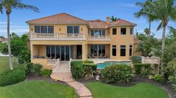 Pre-foreclosure in  Caribbean Dr Sarasota, FL 34231
