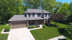 Pre-foreclosure in  Oakview Ln Gurnee, IL 60031