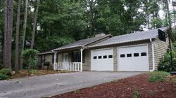 Pre-foreclosure in  Old Farm Ct Ne Woodstock, GA 30188