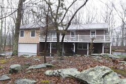 Pre-foreclosure in  Wren Ln Bushkill, PA 18324