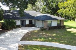 Pre-foreclosure in  Eden View Ct Orlando, FL 32810