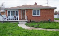 Pre-foreclosure in  Trudy Ln Buffalo, NY 14227