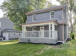 Pre-foreclosure in  Vaness Dr Toledo, OH 43615