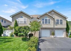 Pre-foreclosure in  Woodland Ave Kenilworth, NJ 07033