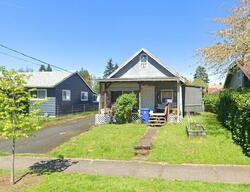 Pre-foreclosure in  N IVANHOE ST Portland, OR 97203