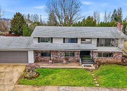 Pre-foreclosure in  Se Olvera Ave Gresham, OR 97080