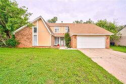 Pre-foreclosure in  Thompkins Ct Oklahoma City, OK 73162