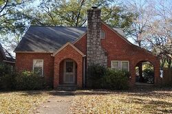 Pre-foreclosure in  E Victoria Rd Spartanburg, SC 29301