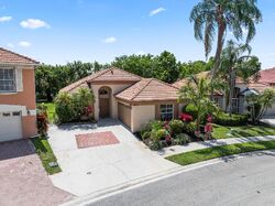 Pre-foreclosure in  Bonisle Cir Palm Beach Gardens, FL 33418
