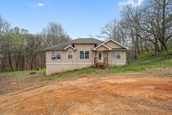 Pre-foreclosure in  Raymond Ln Rossville, GA 30741