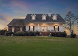 Pre-foreclosure in  Oak Dr Hawkinsville, GA 31036