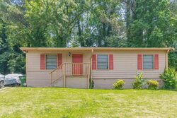 Pre-foreclosure in  Crosby Dr Nw Atlanta, GA 30331