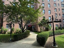 Pre-foreclosure in  Plumb 1st St s Brooklyn, NY 11229