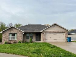 Pre-foreclosure in  Saturn Ct Holts Summit, MO 65043