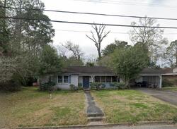 Pre-foreclosure in  E Smiley St Opelousas, LA 70570
