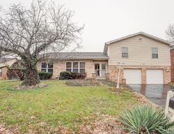 Pre-foreclosure in  Sir Lawrence Dr Belleville, IL 62221
