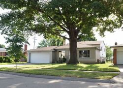  Columbus Dr, Warren MI