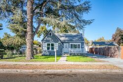Pre-foreclosure in  Lake Ave Chowchilla, CA 93610