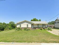 Pre-foreclosure in  E Park Ave Des Moines, IA 50320