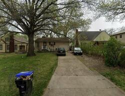 Pre-foreclosure in  Sw Huntoon St Topeka, KS 66604