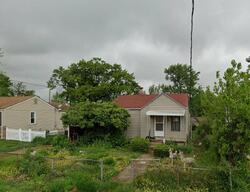 Pre-foreclosure in  Clarendon Ave Saint Louis, MO 63114
