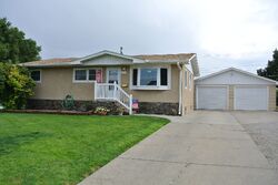 Pre-foreclosure in  Nelson Ave Gering, NE 69341