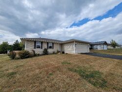 Salzbrenner Ln, Machesney Park IL