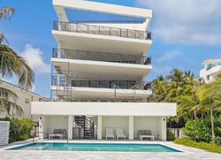 Pre-foreclosure in  Bay Dr  Miami Beach, FL 33141