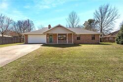 Pre-foreclosure in  Maple St Prairie Grove, AR 72753