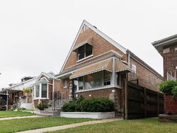 Pre-foreclosure in  N Menard Ave Chicago, IL 60639