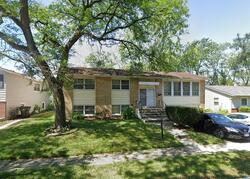 Pre-foreclosure in  Turtle Creek Dr Hazel Crest, IL 60429