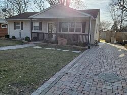 Pre-foreclosure in  PLAZA DR Joliet, IL 60435