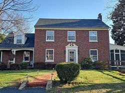 Pre-foreclosure in  Orchard Terrace Rd Hagerstown, MD 21742