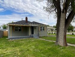 Pre-foreclosure in  Illinois St Fortville, IN 46040