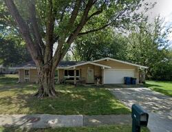 Pre-foreclosure in  Winding Way Carmel, IN 46032