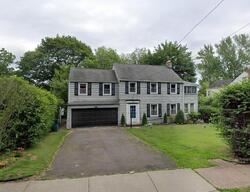 Pre-foreclosure in  Ridge Rd Hamden, CT 06517