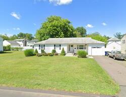 Pre-foreclosure in  Brussels Ave Wethersfield, CT 06109