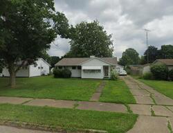 Pre-foreclosure in  5th St Nw New Philadelphia, OH 44663