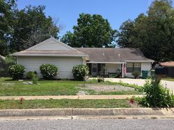 Pre-foreclosure in  HAMPTON CT Mary Esther, FL 32569