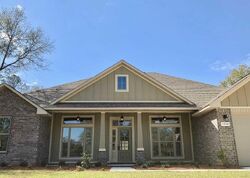 Pre-foreclosure in  Wyndell Cir Crestview, FL 32539