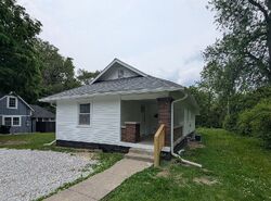 Pre-foreclosure in  Chestnut St Anderson, IN 46012