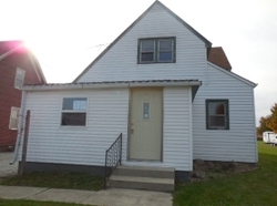 Pre-foreclosure in  N ANDERSON ST Elwood, IN 46036
