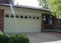 Pre-foreclosure in  Heritage Rd Sterling Heights, MI 48312