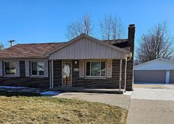 Pre-foreclosure in  Lindell Rd Sterling Heights, MI 48310