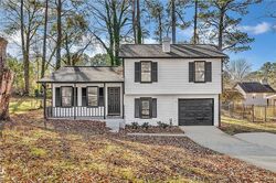 Pre-foreclosure in  Wood Path Dr Stone Mountain, GA 30083