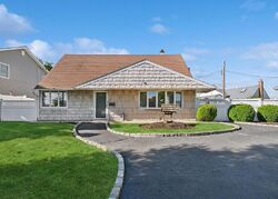 Pre-foreclosure in  Dennis Ln Bethpage, NY 11714