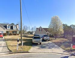 Pre-foreclosure in  Blackberry Row Ellenwood, GA 30294