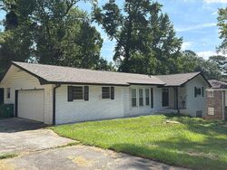 Pre-foreclosure in  Stardust Cir Decatur, GA 30034