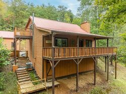 Pre-foreclosure in  Valley Dr Ellijay, GA 30536