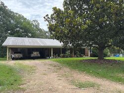 Pre-foreclosure in  Woodhill Dr Natchez, MS 39120